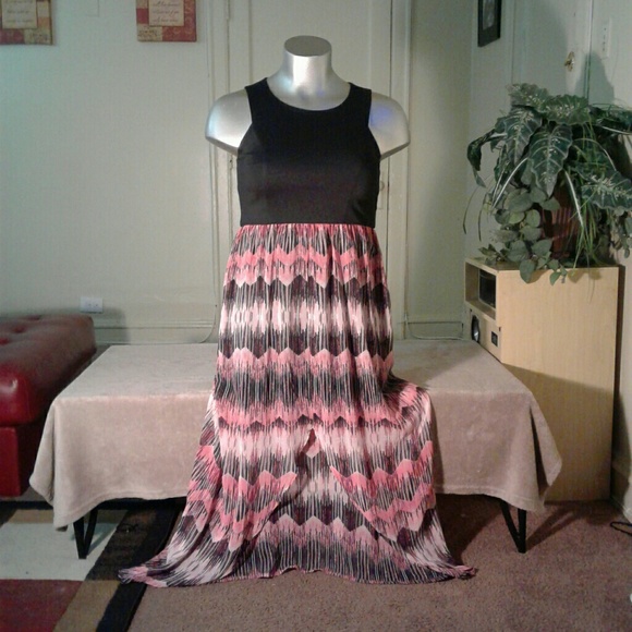 Dresses & Skirts - Xhilaration Black Multicolored High Low Maxi Dress